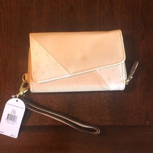 Jessica Simpson clutch